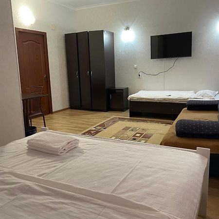 Fiveseasons Hostel Almaty Exterior photo