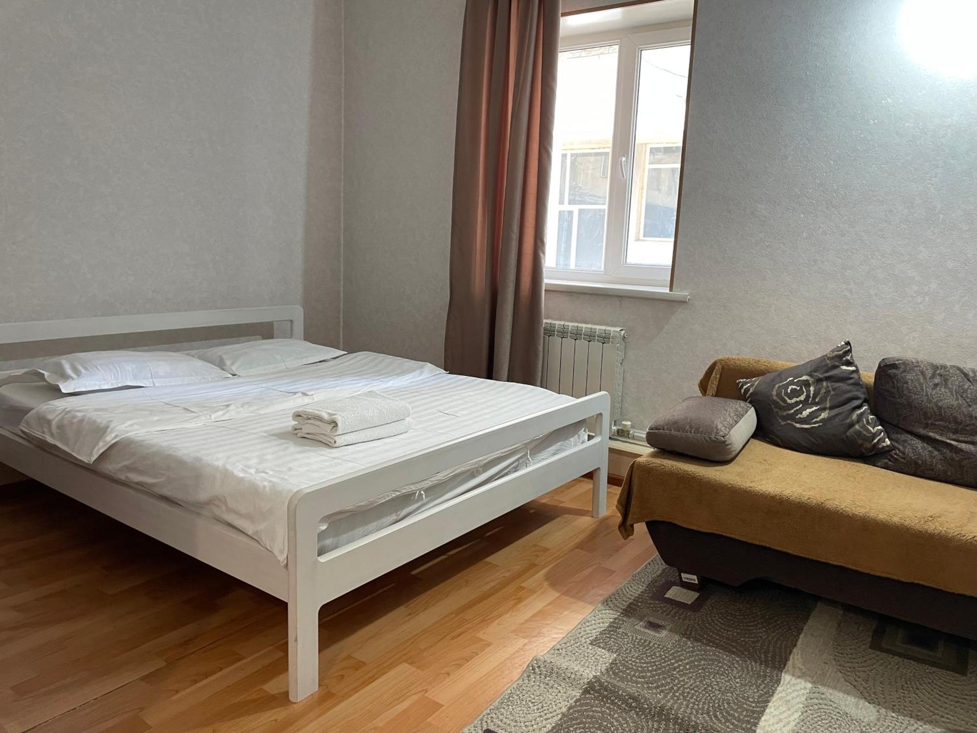 Fiveseasons Hostel Almaty Exterior photo